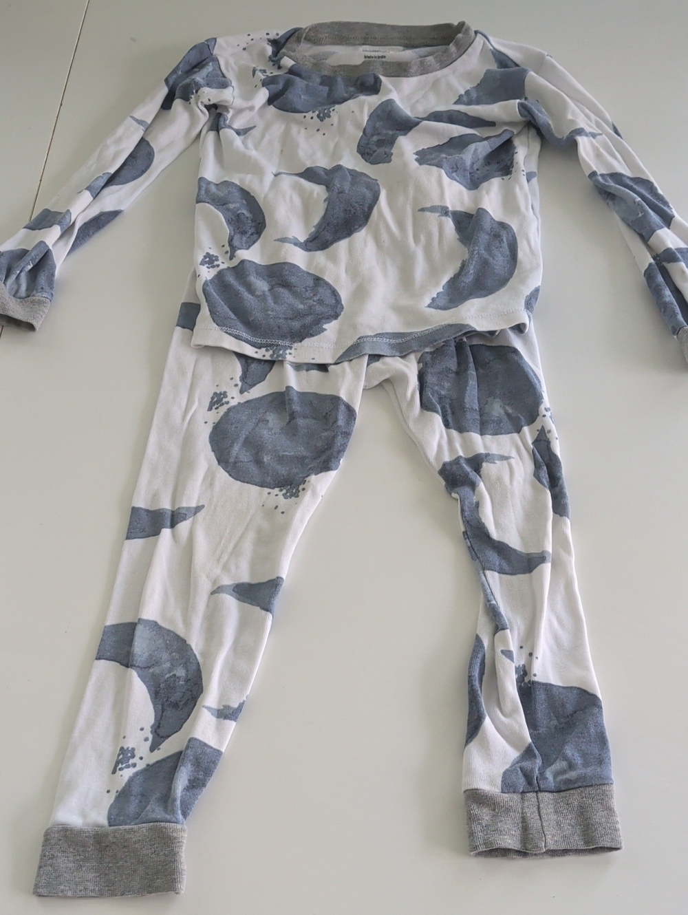 Kids Two-Piece Moon Print Pajama Set in White and Gray
